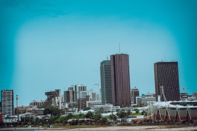 Vue des Buildings au Bord de la Lagune - Abidjan, Côte d'Ivoire