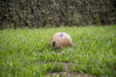 Soccer ball sur vert grass