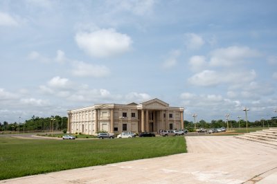 Presbytère de le Basilique de Notre-Dame de la Paix – Classical architecture à Yamoussoukro