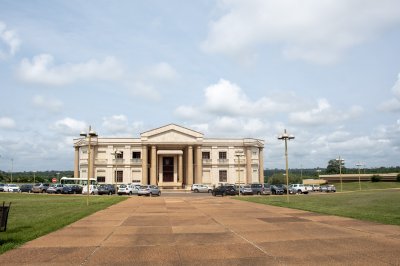 Presbytère de le Basilique de Notre-Dame de la Paix à Yamoussoukro – Architectural vue frontale
