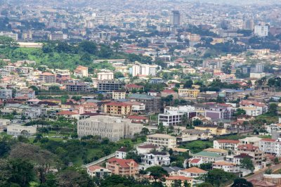 Vue aérienne de Yaounde – Residential et urban districts de le camerounais capital