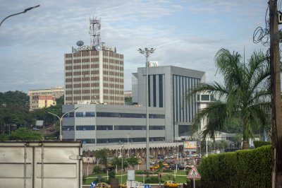 Yaoundé Administrative Center view de le moderne Camtel et CAA bâtiments