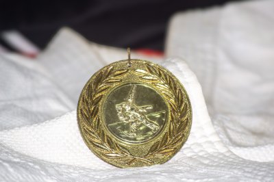 Judo Gold médaille – Sports Award sur White Kimono