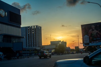 Coucher de soleil sur le city de Abidjan, Côte d'Ivoire