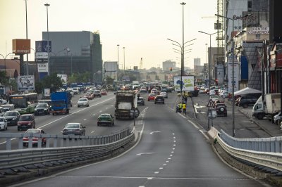 Emblématique view de le VGE – Abidjan à full circulation