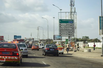 Abidjan sur le move – carrefour towards Yamoussoukro, Treichville et Zone 4