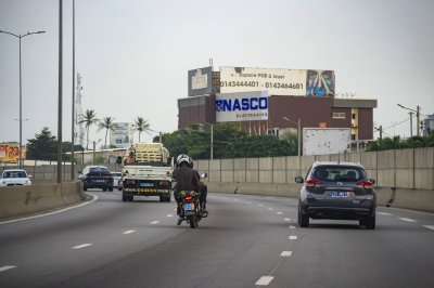 Sur le HKB pont – entre modernity et mobility à Abidjan