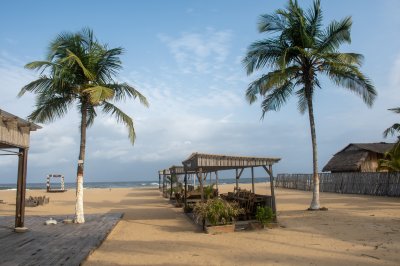 San Pedro plage à Côte d'Ivoire - un tropical escape entre doré sable et wooden paillotes