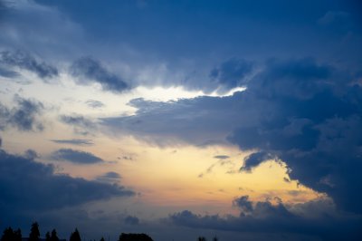 Nuageux crépuscule à Africa – Soft lights sous un dramatique ciel