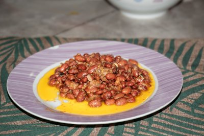 Traditionnel red bean dish avec palm oil – Photo à direct light