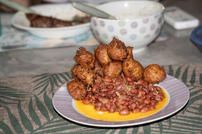 Corn et banana fritters avec red beans à palm oil – camerounais specialty