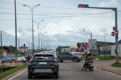 Red circulation light à San Pedro, Côte d'Ivoire
