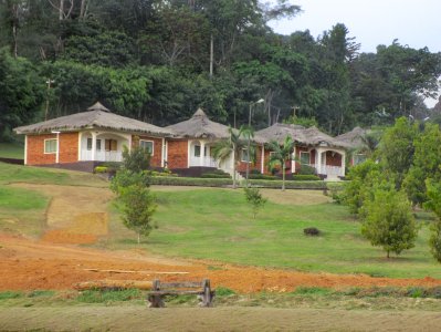 Nkolandom Tourist Village, Ebolowa – traditionnel Architecture et écotourisme à Cameroun