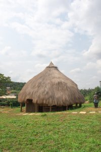 Traditionnel en chaume-roof paillote à le Grassfields region de Cameroun.