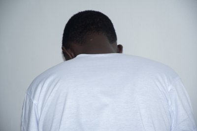 Participant assis avec their back vers le camera during un professionnel session de formation