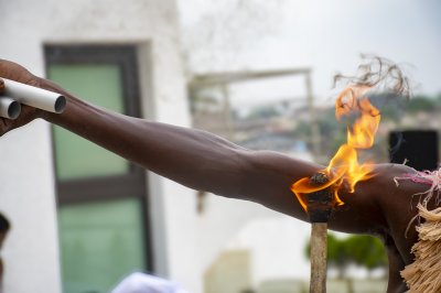 Hand-held enflammé torche – Fire, energy et rituel