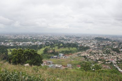 Vue aérienne et panoramique de Yaounde, Cameroun 02