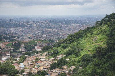 Vue aérienne et panoramique de Yaounde