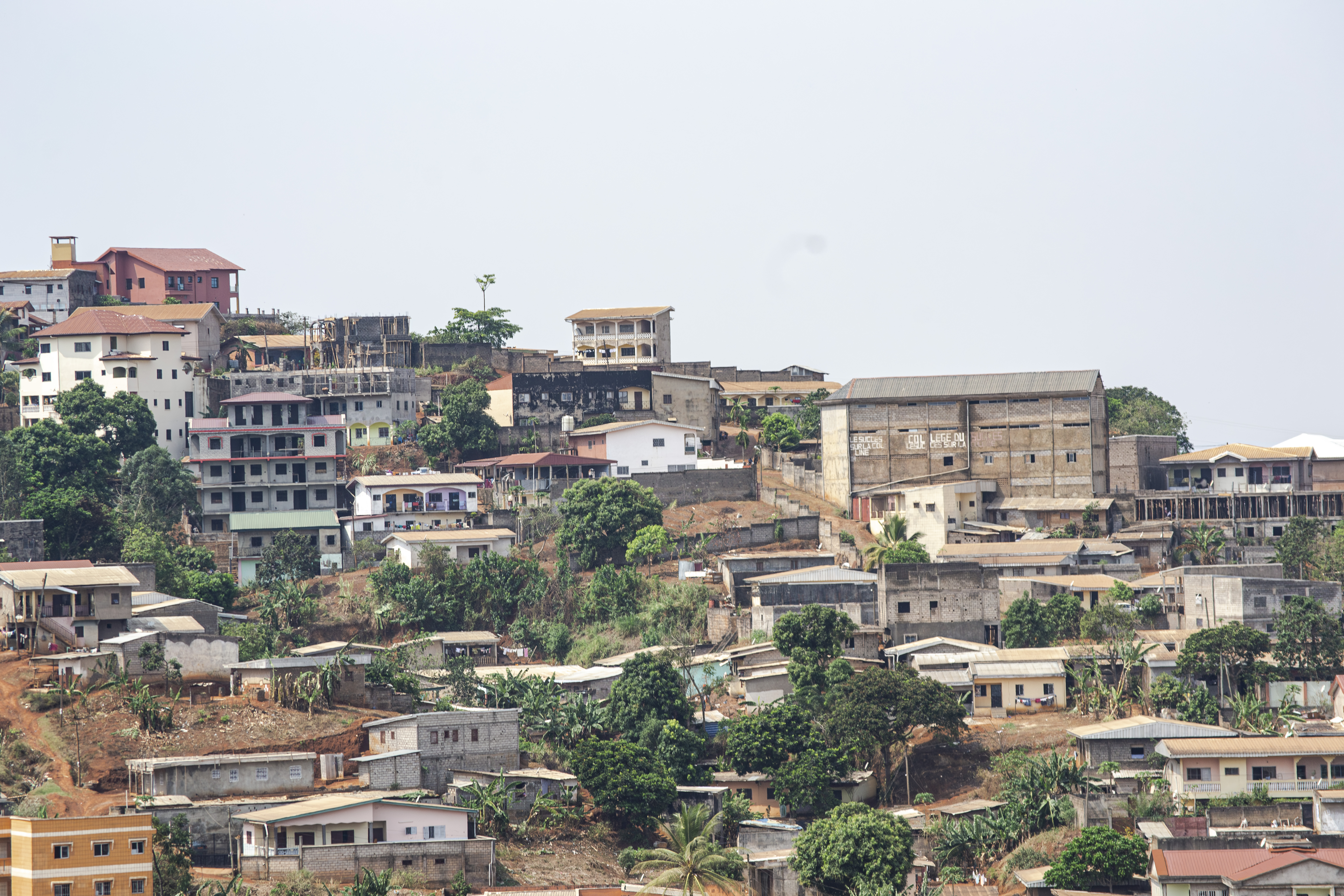 Vue aérienne et Paysage urbain de le ngousso quartier à yaounde, Cameroun