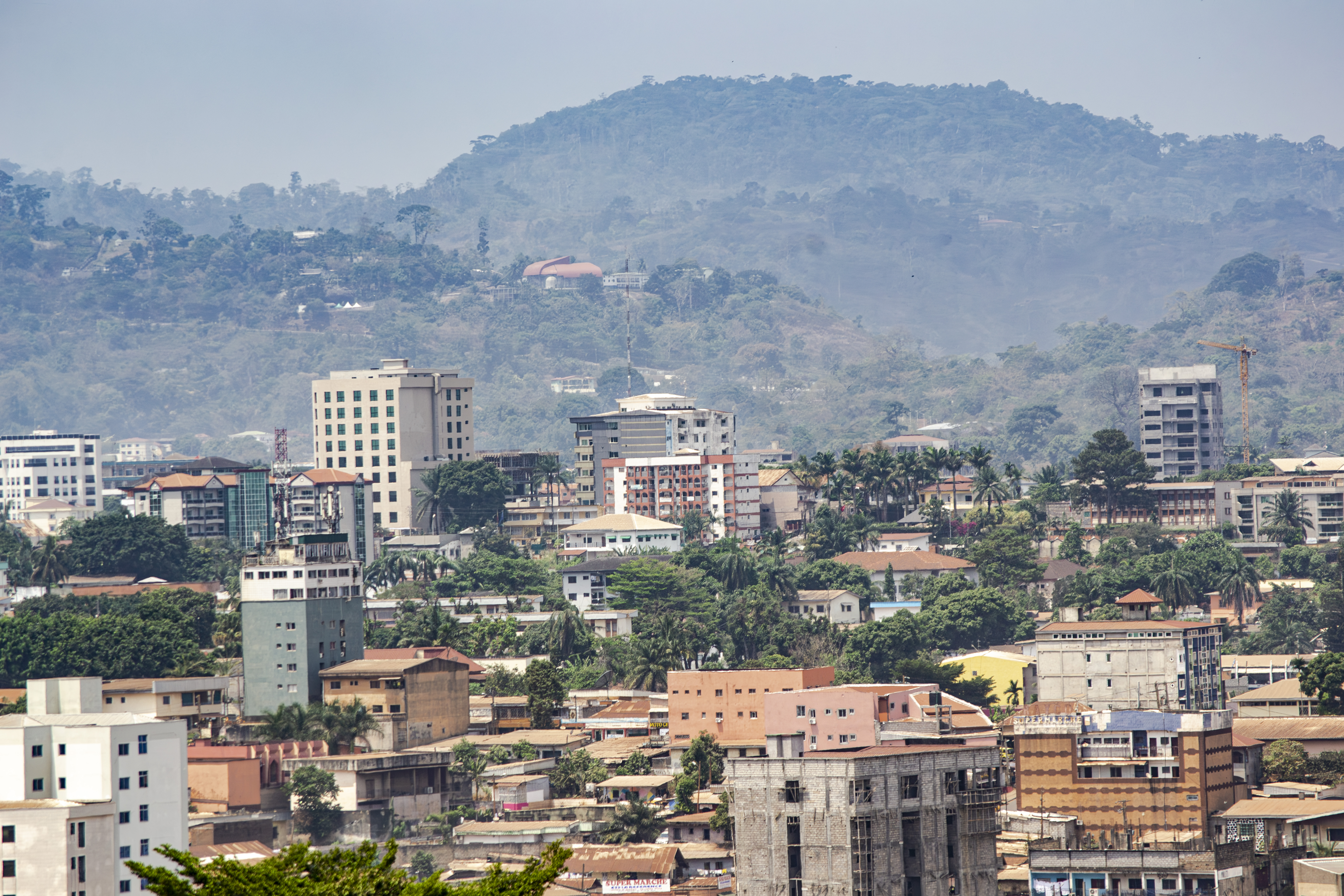 Vue aérienne de le Tsinga quartier à Yaounde, Cameroun.