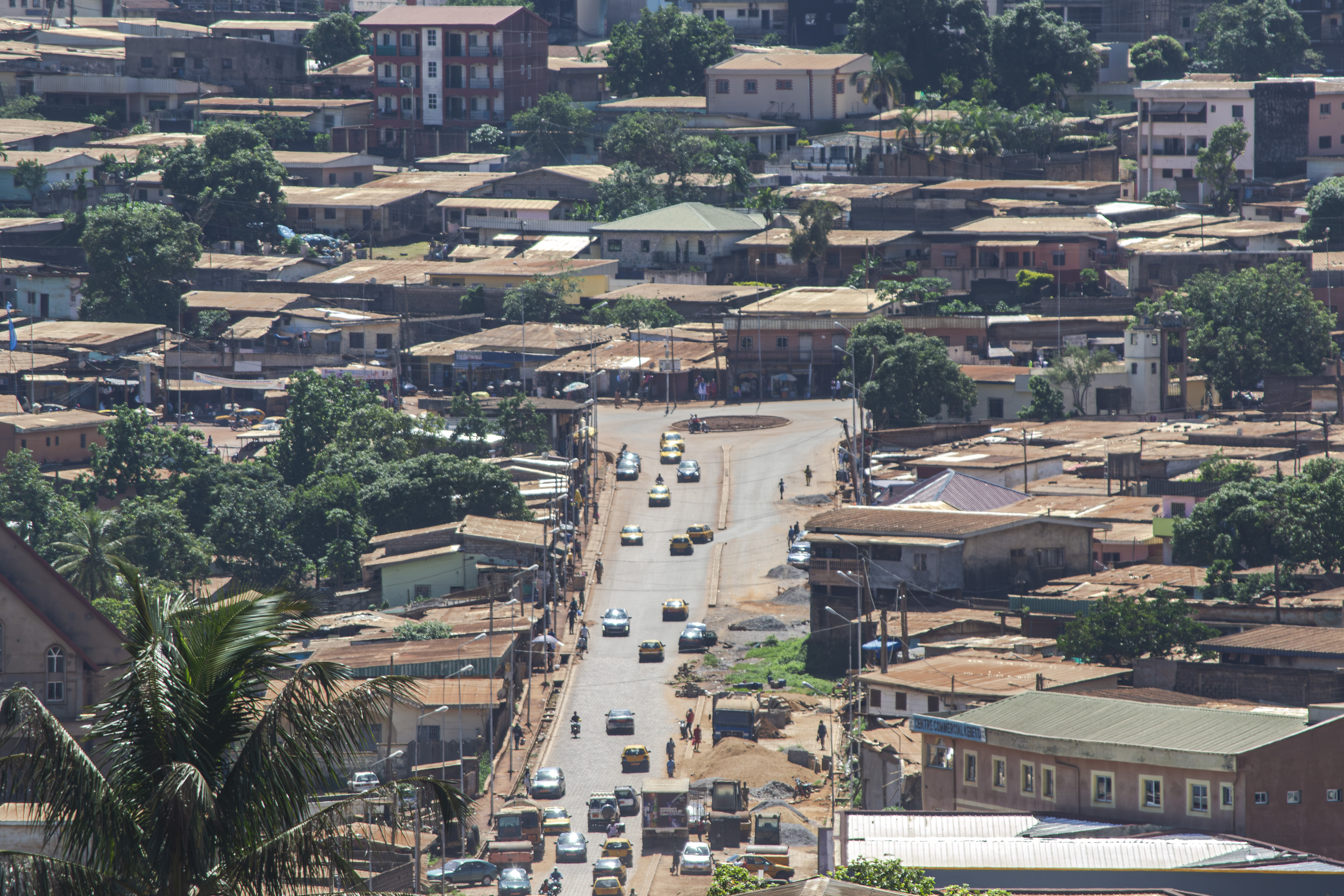 Vue aérienne de le Paysage urbain à le Essos quartier de Yaounde, Cameroun.