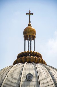 Croix above le Dôme de le Basilique