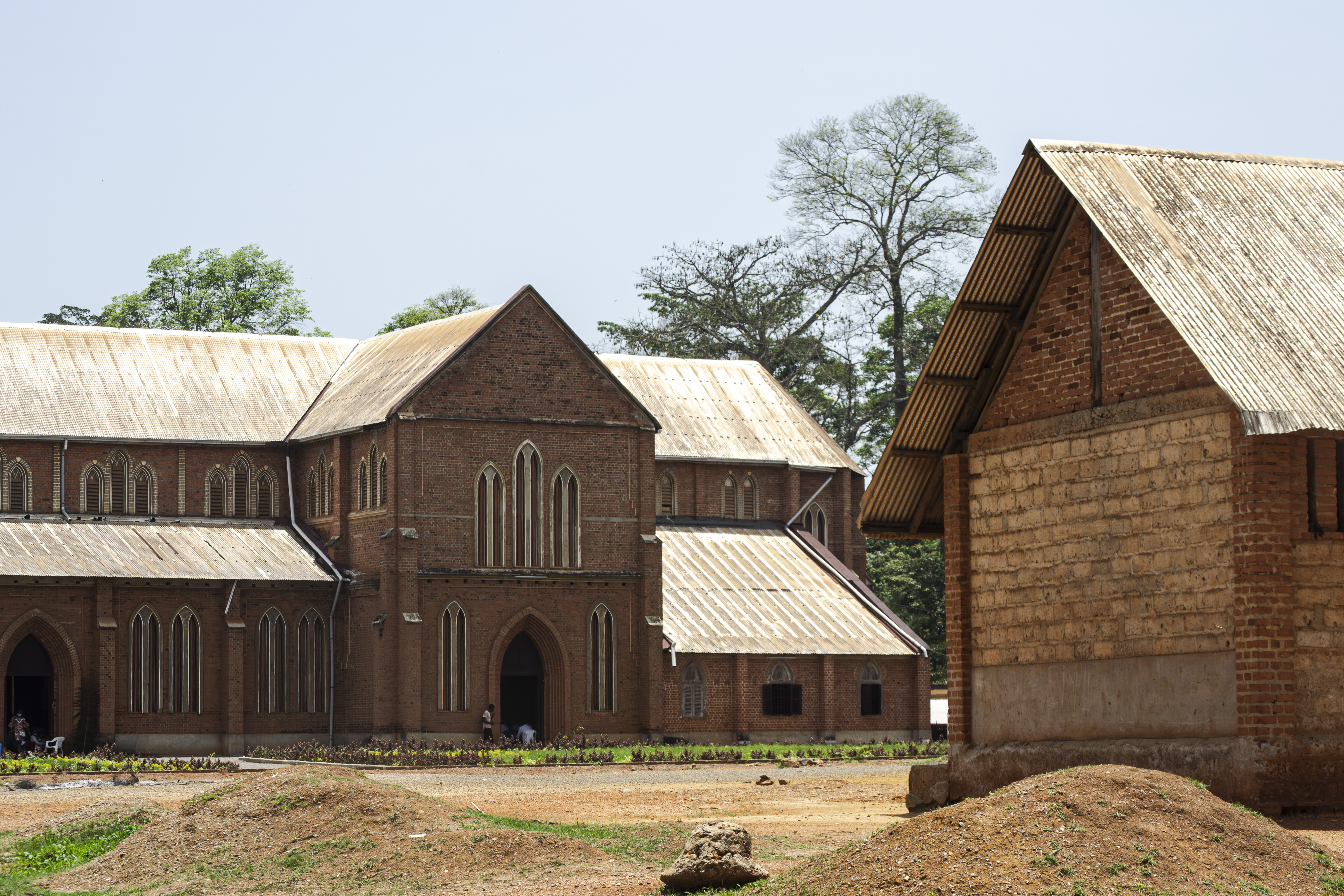 Notre-Dame du Rosaire Cathédrale à Mbalmayo, Cameroun 01