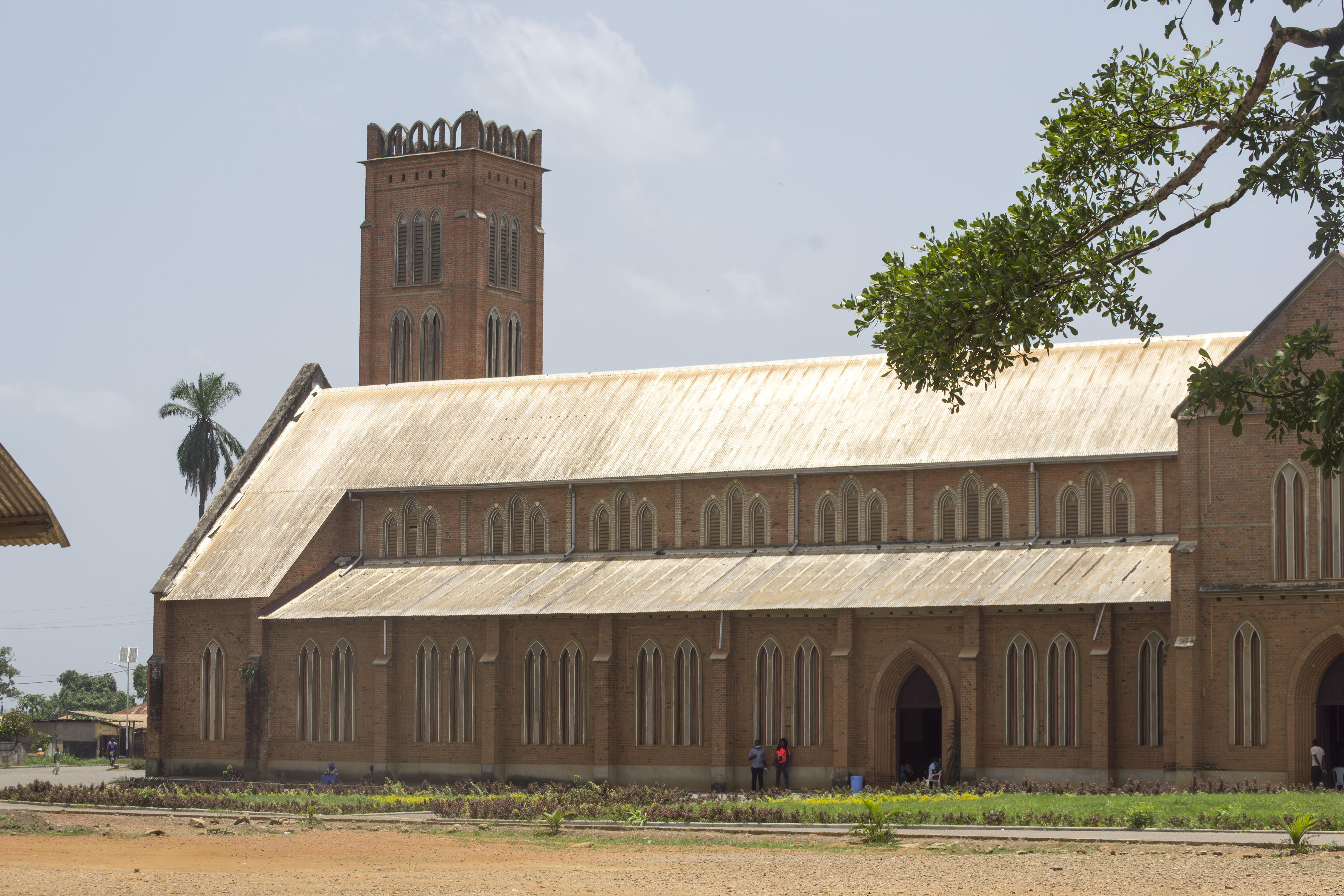 Notre-Dame du Rosaire Cathédrale à Mbalmayo, Cameroun 04