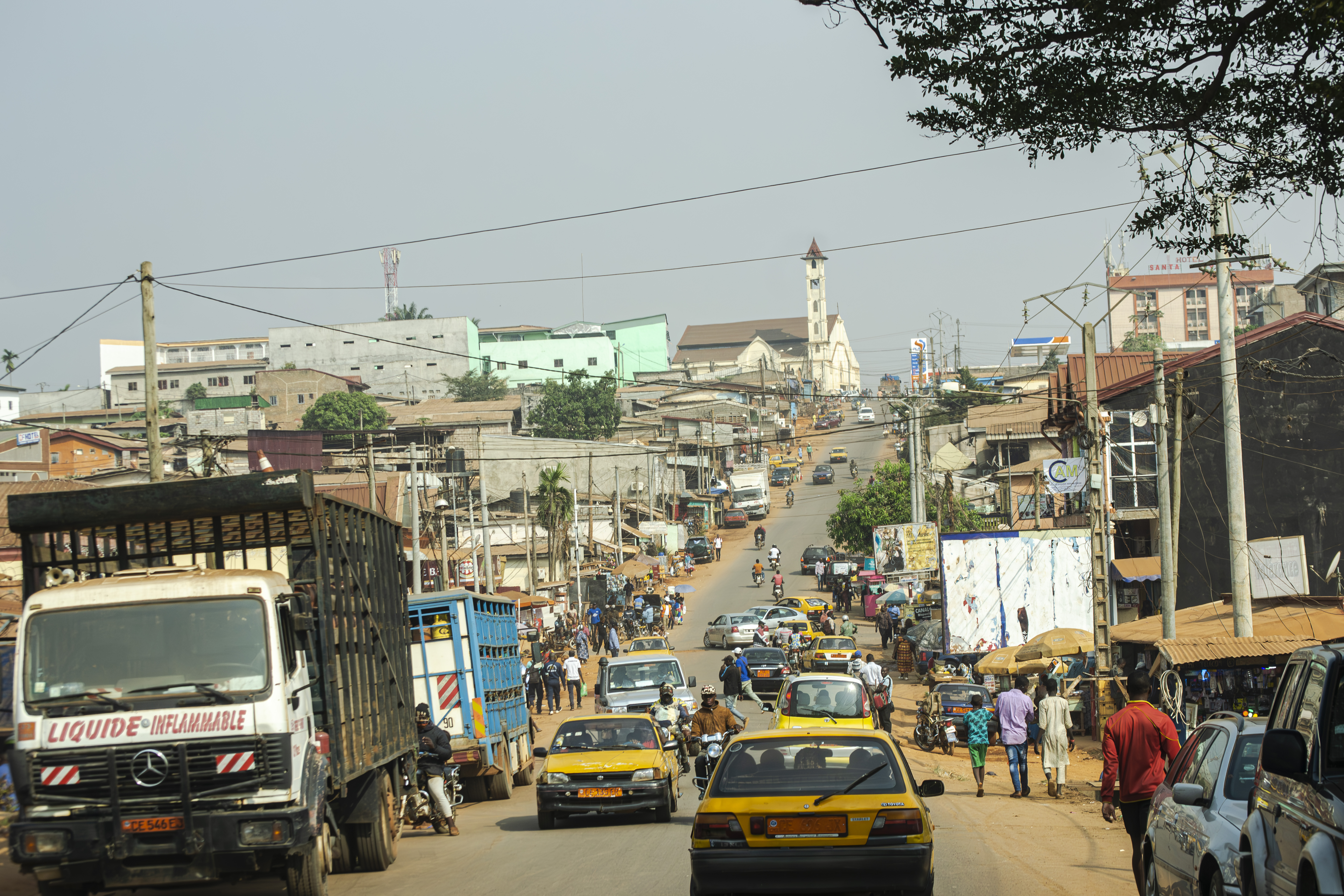 Trafic routier à le kodengui quartier, montée kodengui, yaounde, Cameroun