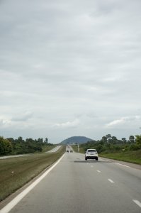 Trafic routier sur le autoroute à Côte d'Ivoire 05