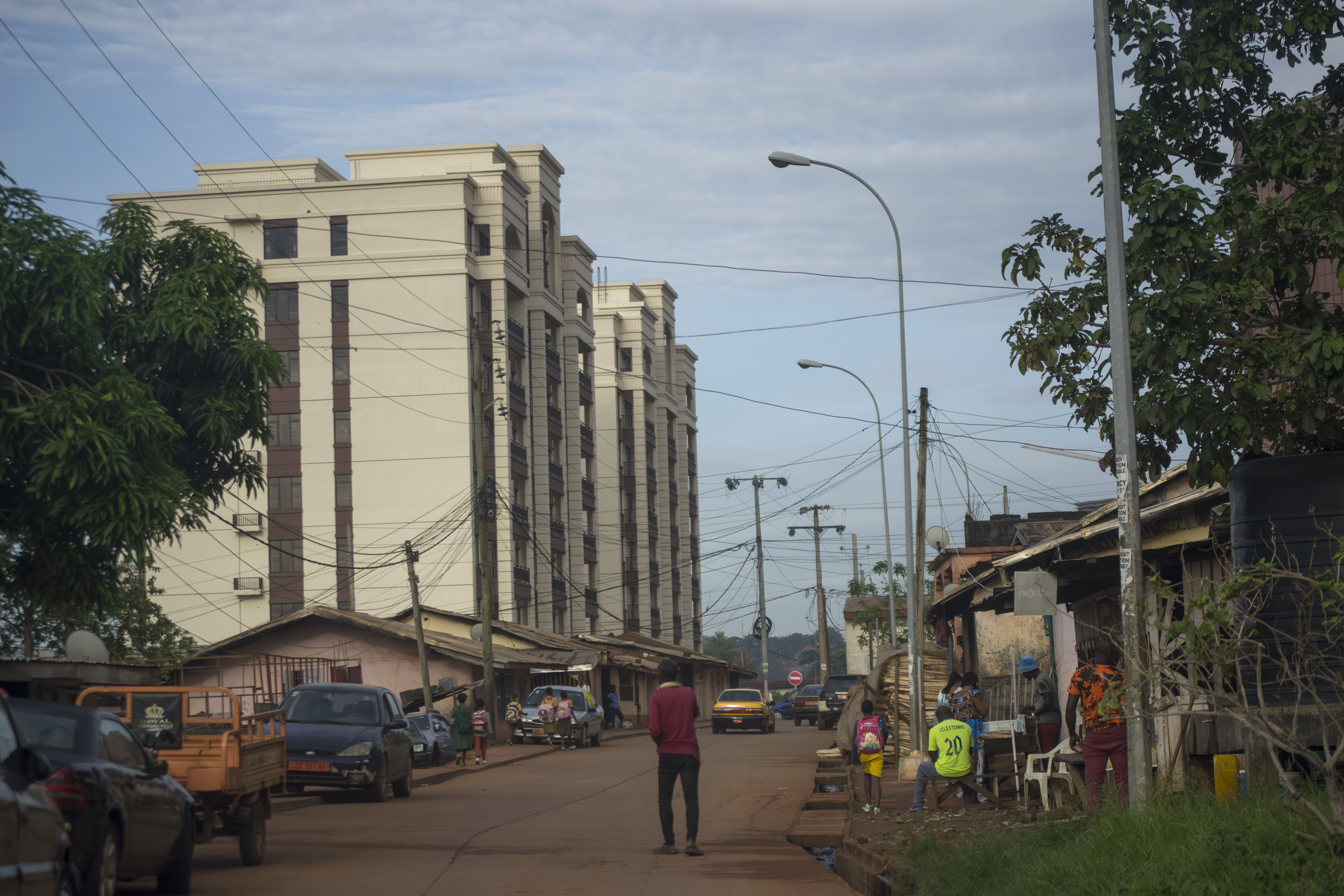 Rue à Yaounde's Mvog ada quartier