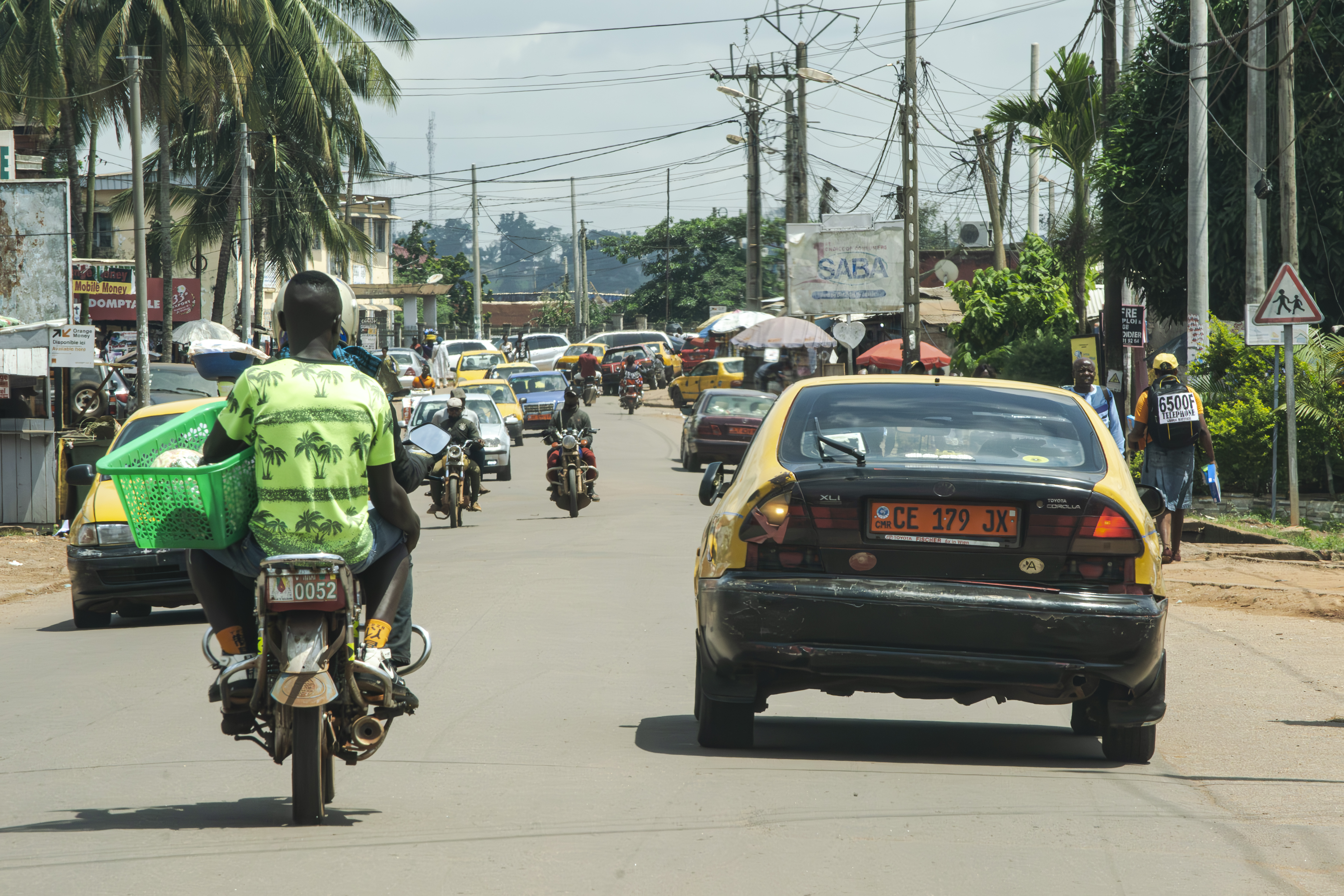 Rue à le etoudi quartier, Yaounde, Cameroun