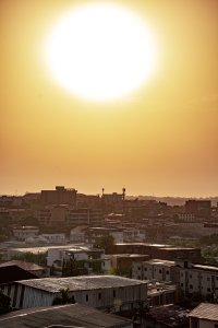 Lever de soleil sur le city de Abidjan à Côte d'Ivoire