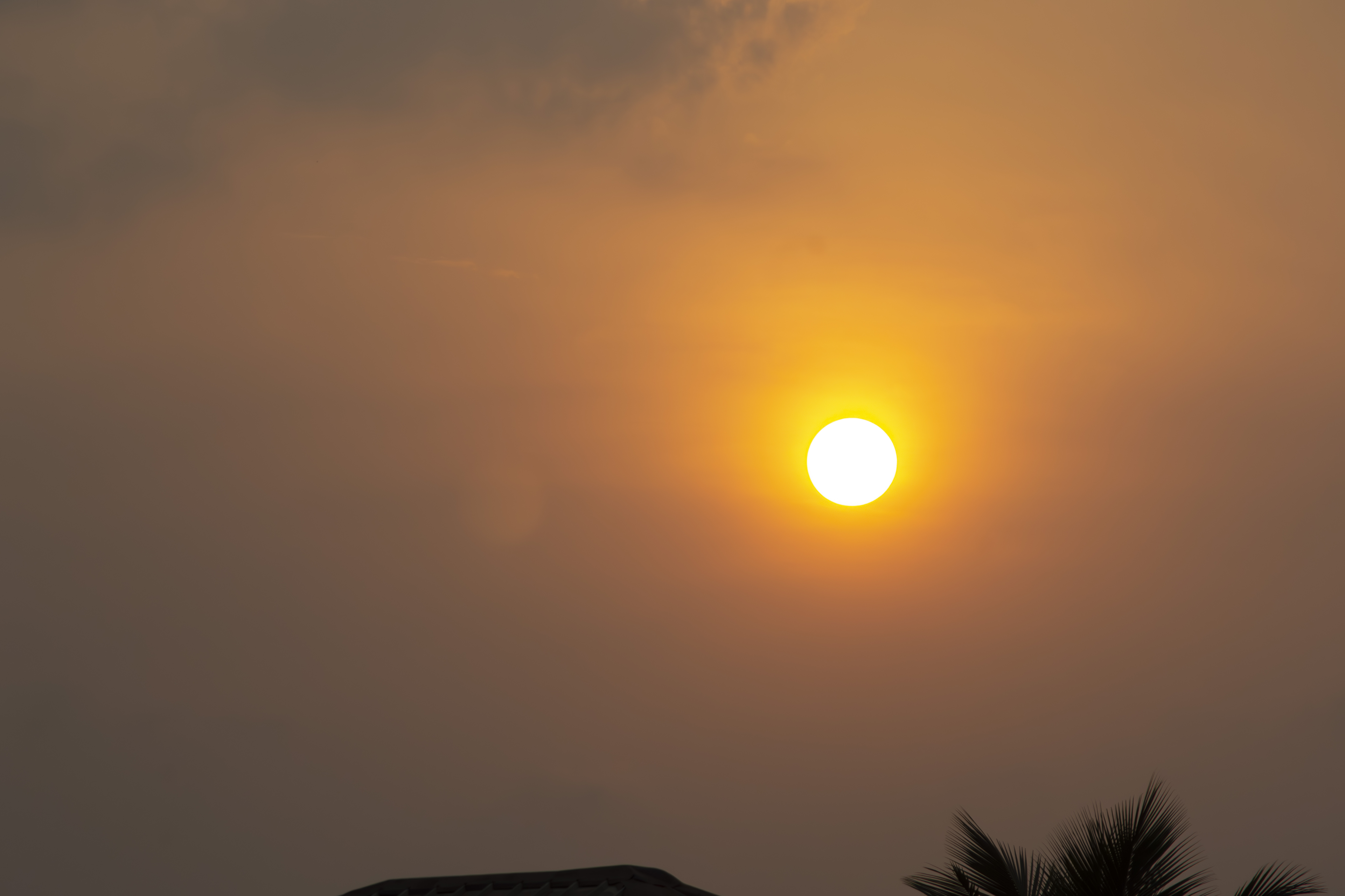 Coucher de soleil sur le city de Yaounde, Cameroun 01