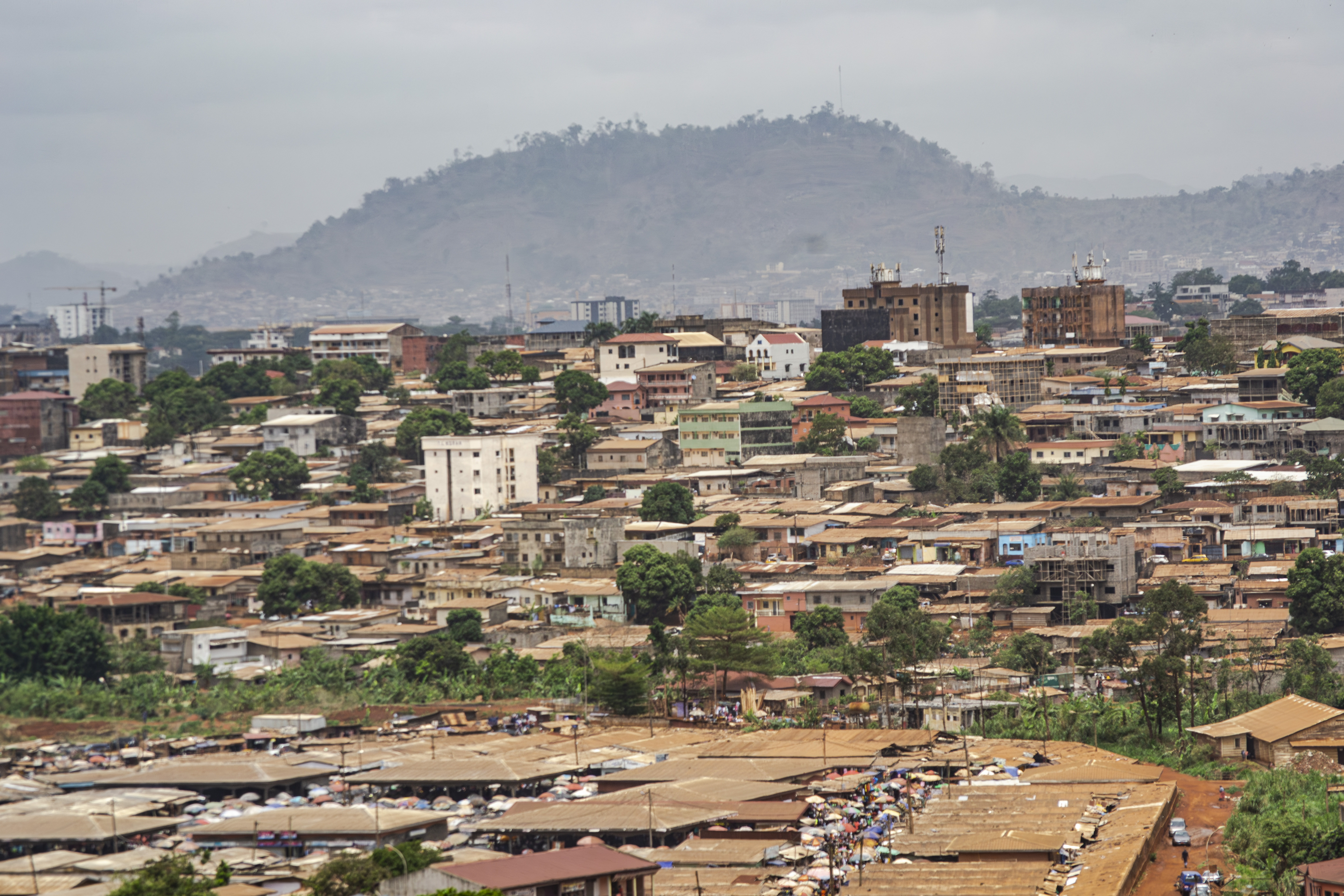 Paysage urbain et Vue aérienne de le Essos quartier à Yaounde, Cameroun