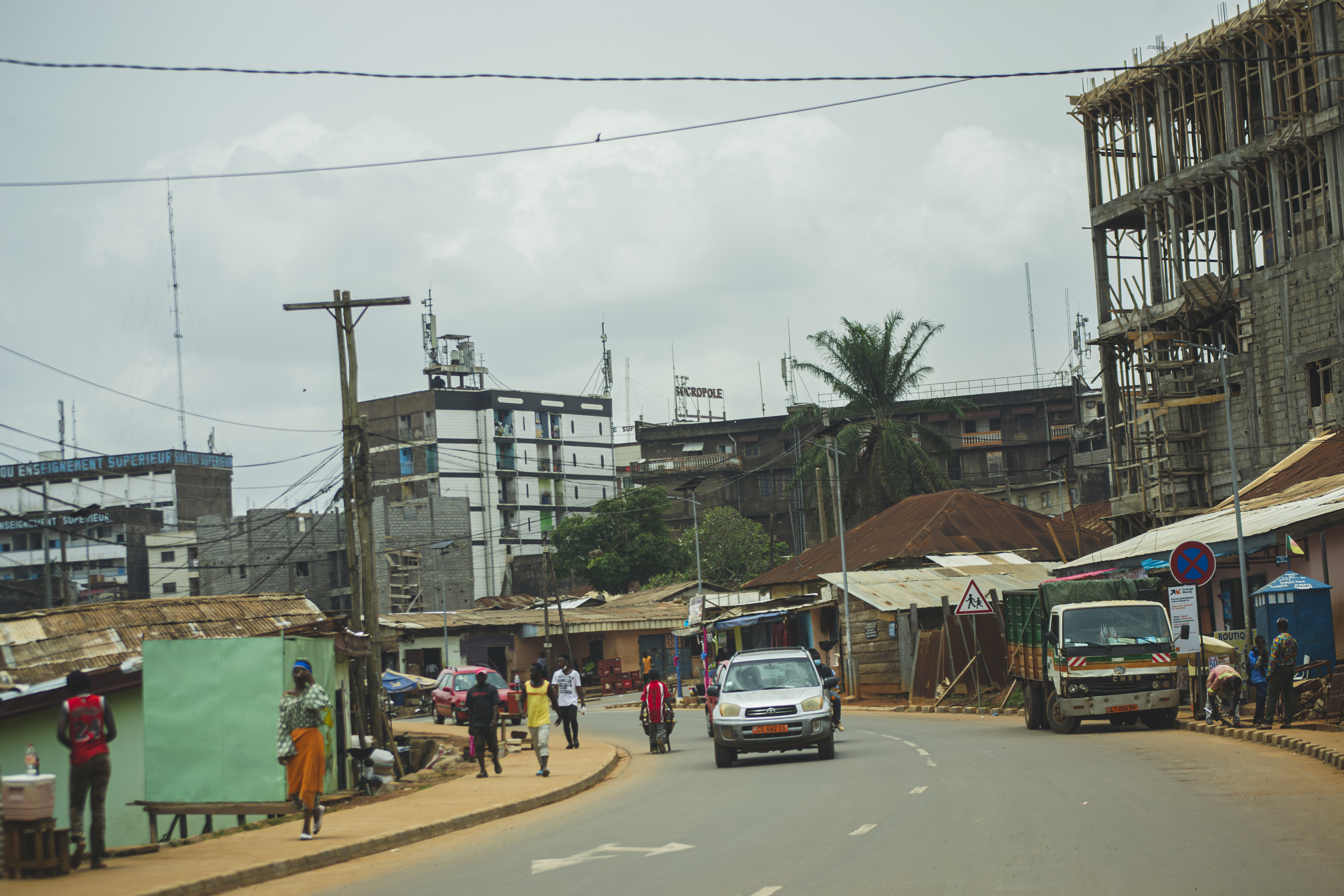 Paysage urbain de le Mvog-Mbi quartier à Yaounde