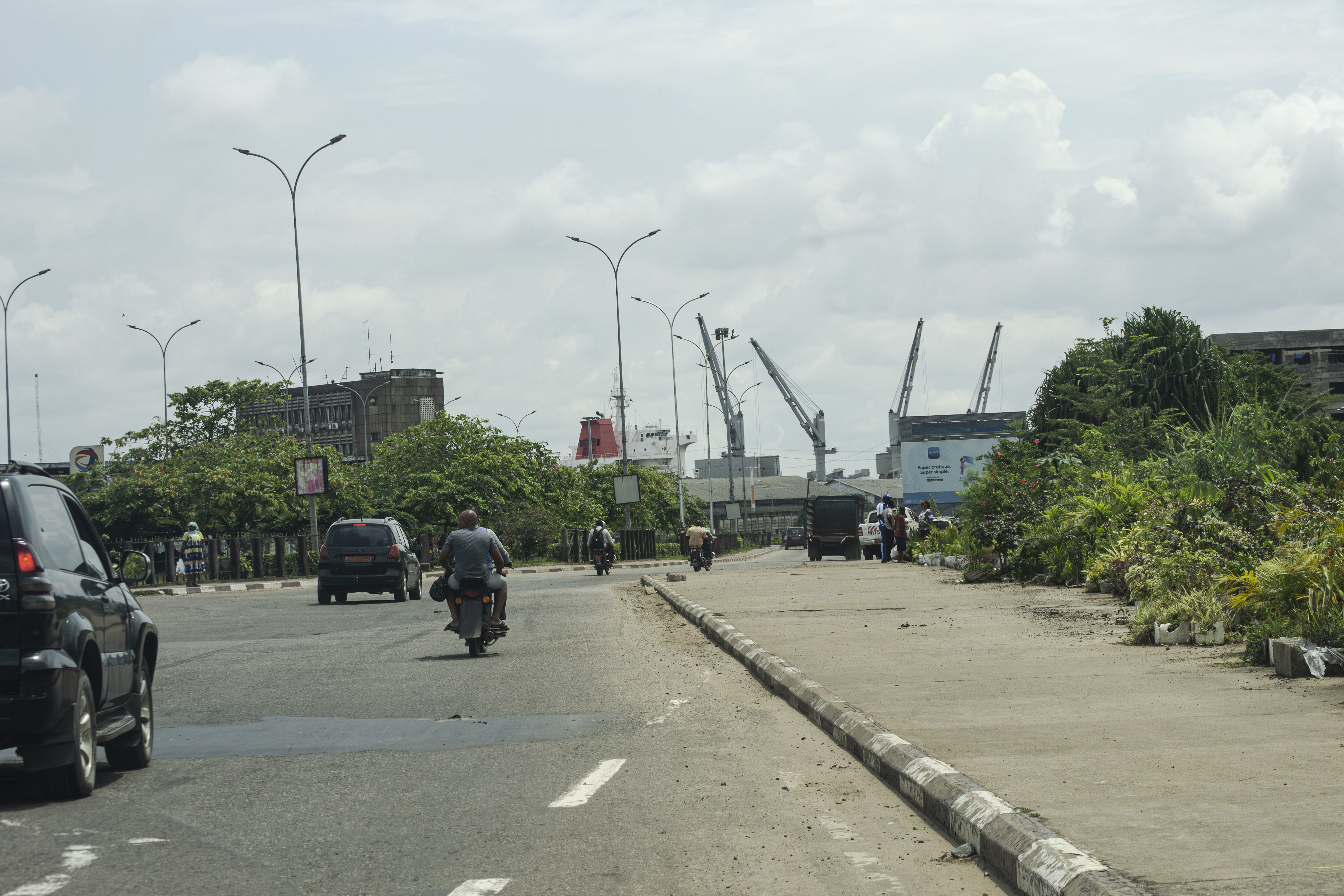 Activity sur un rue à Douala, Cameroun