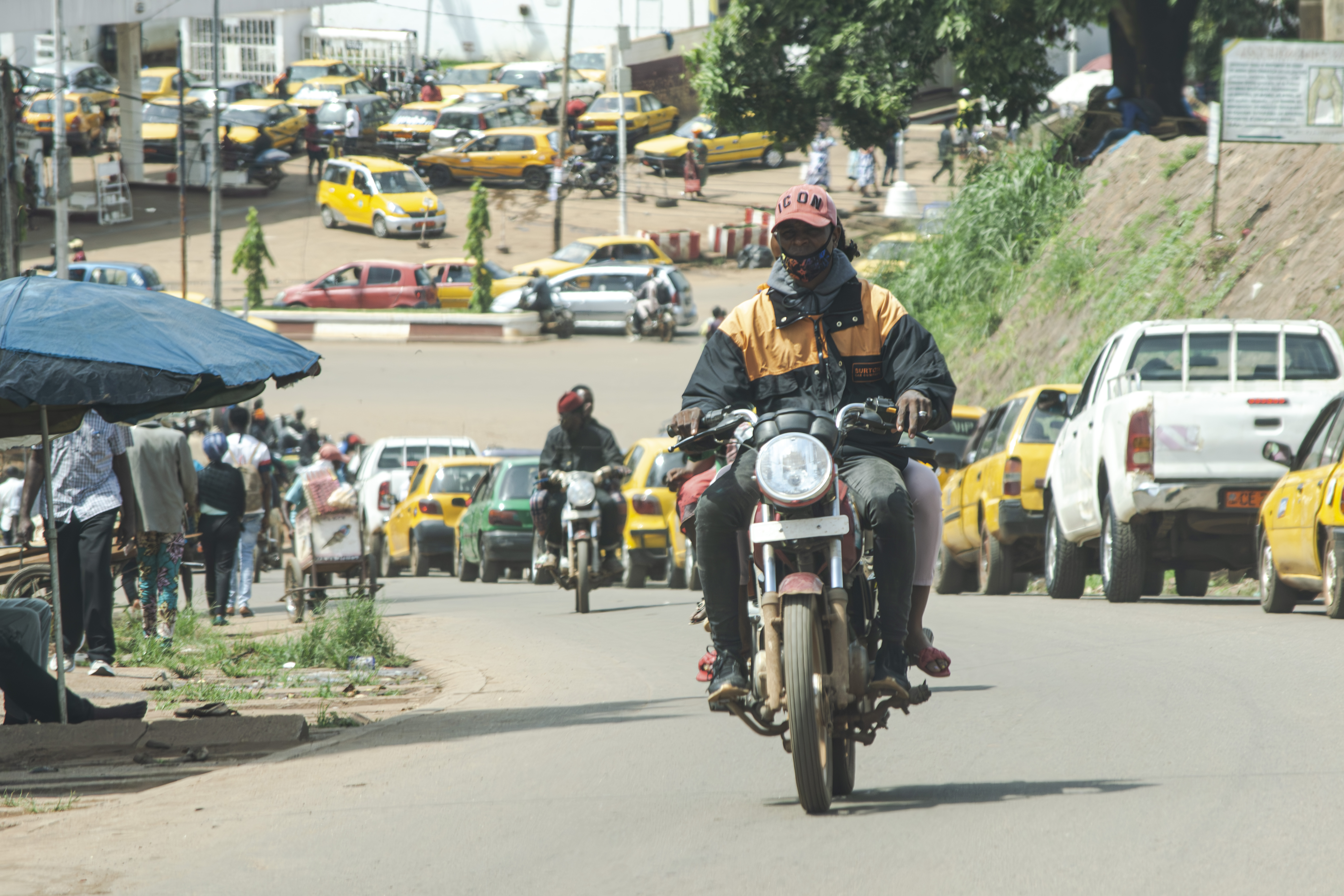Moto-taxi à un rue à yaounde