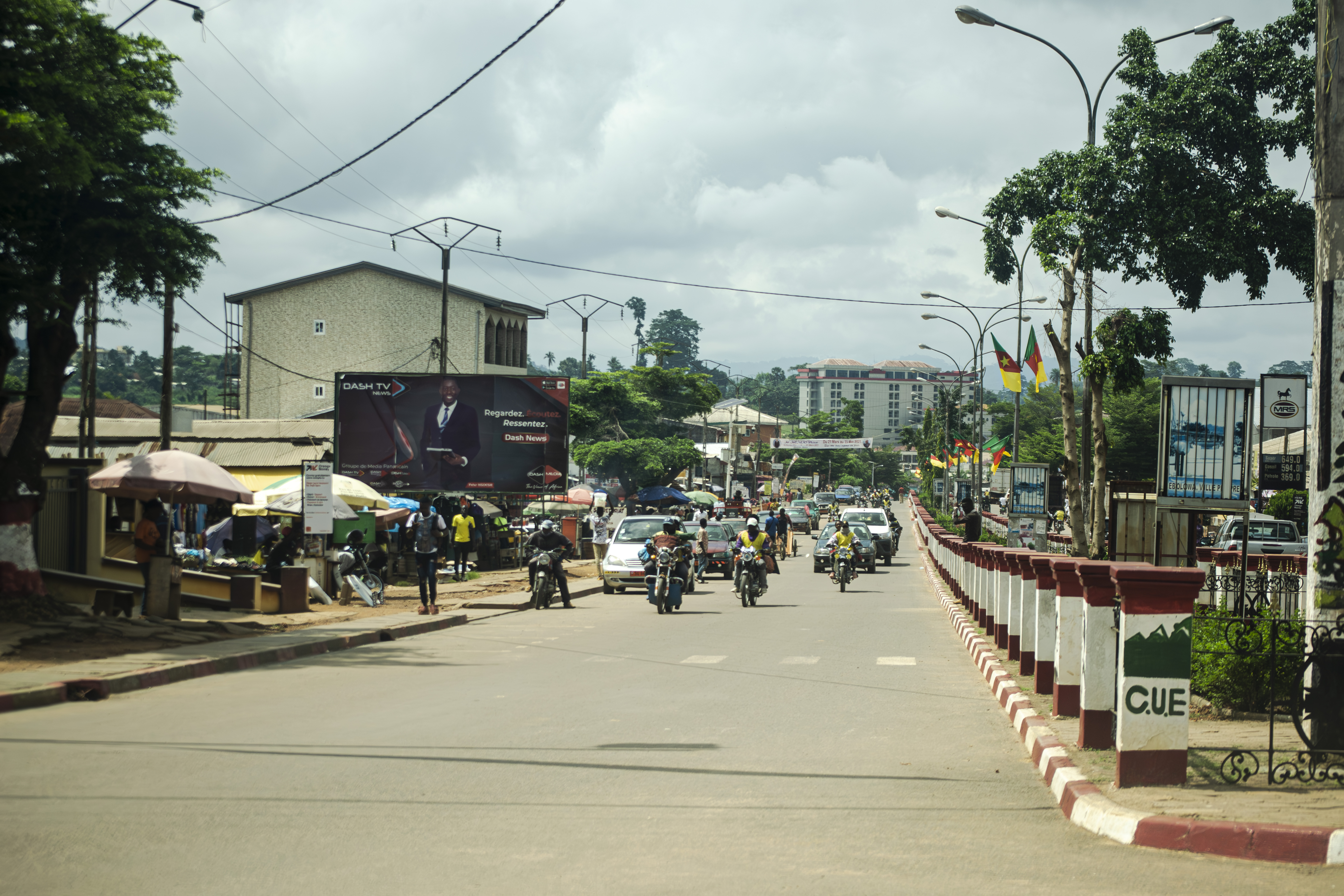 Moto Circulation sur un rue à ebolowa, Cameroun