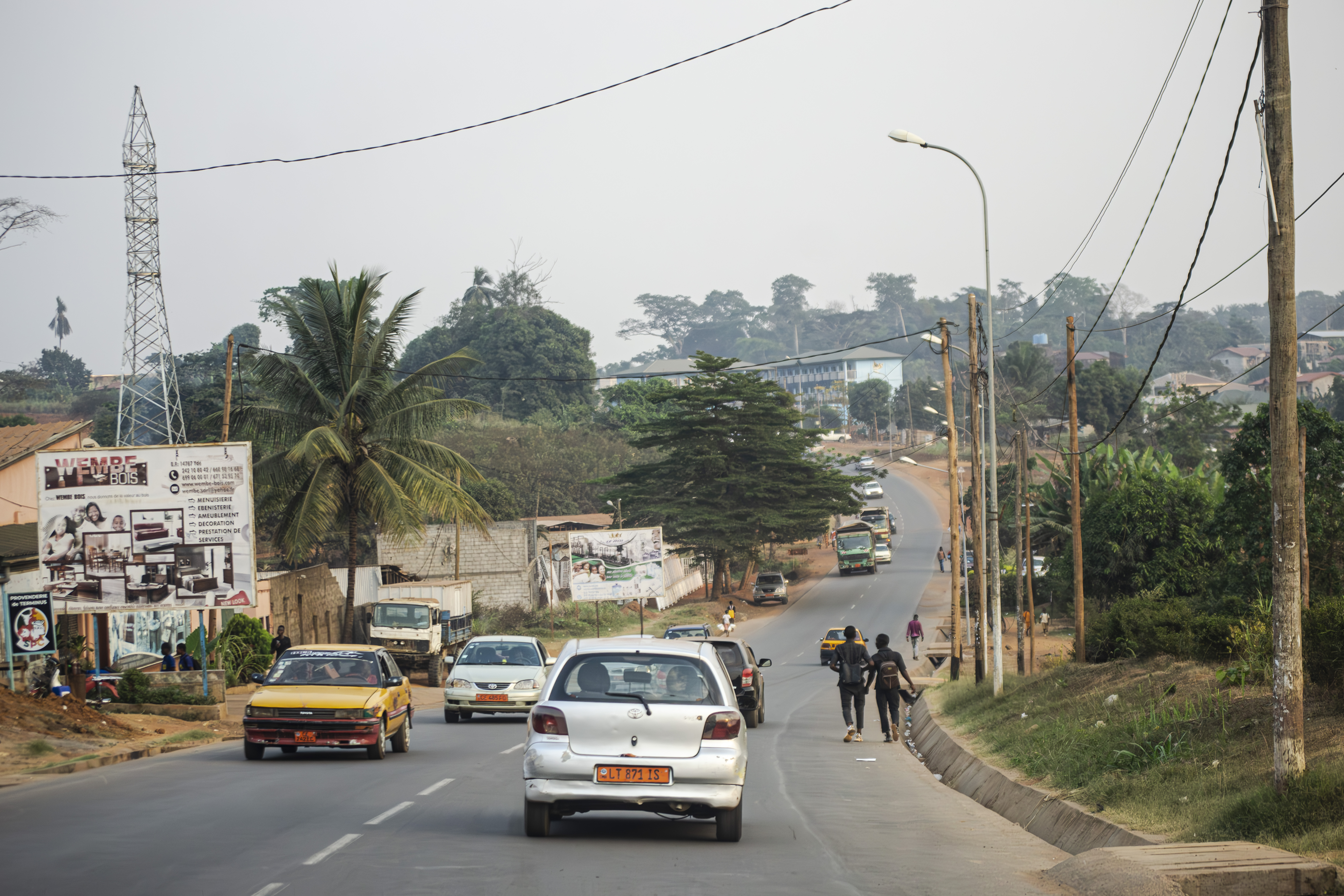 Trafic routier à le odza quartier de yaounde, Cameroun