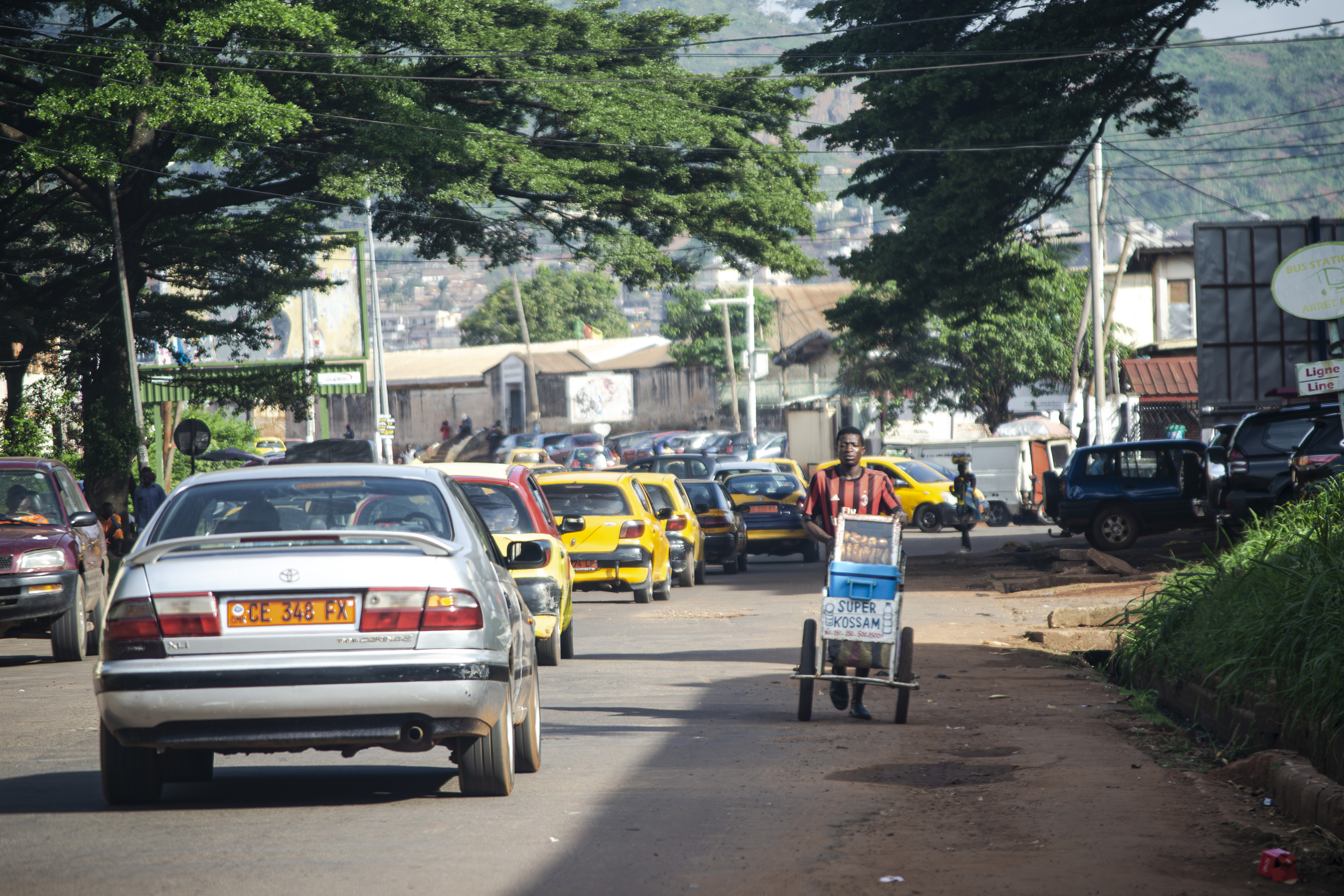 Vendeur de rue à Yaounde