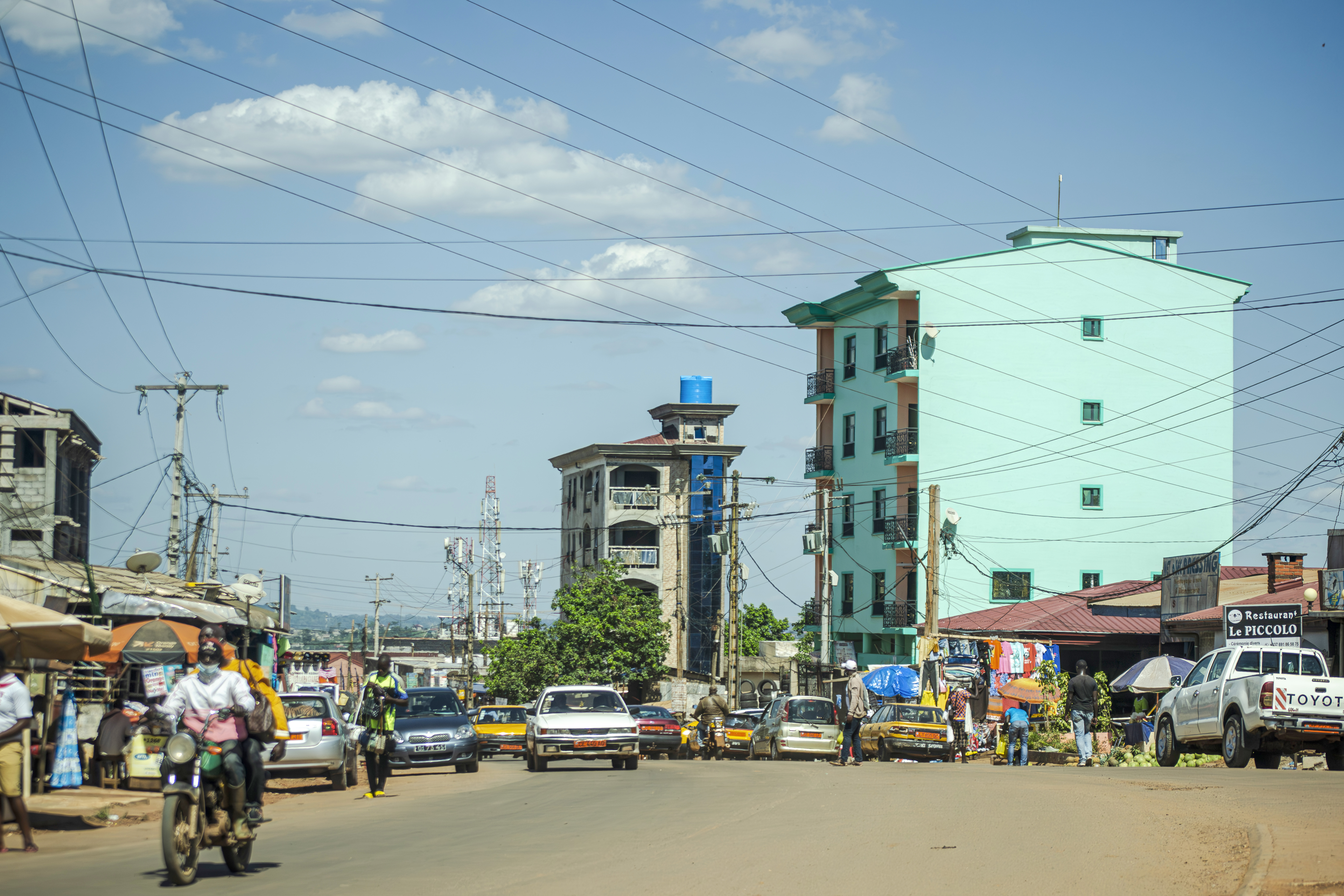 Paysage de rue de ngousso, yaounde, Cameroun