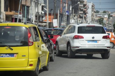Embouteillage à un Circulation light sur un rue