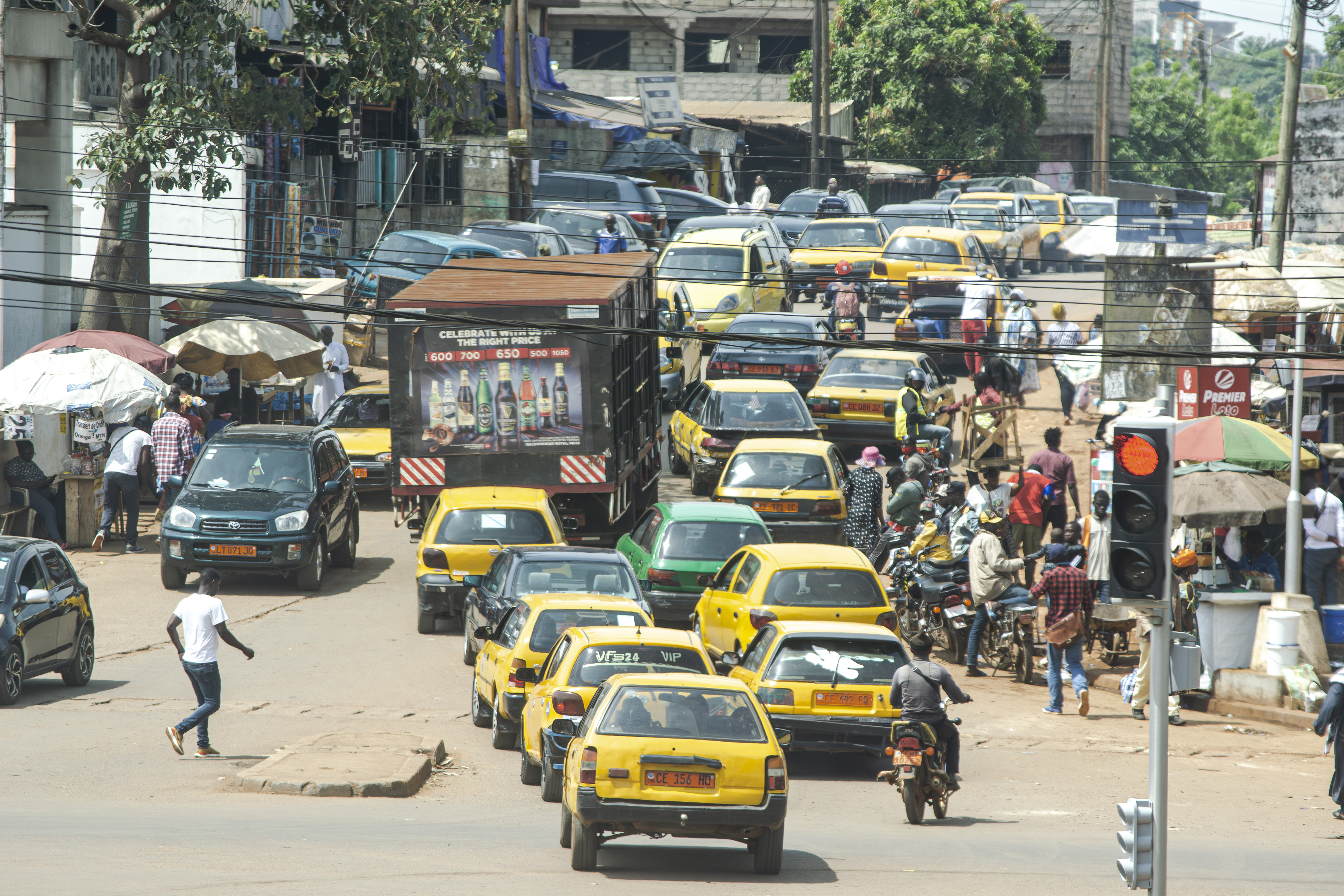 Embouteillage à yaounde, Cameroun 01