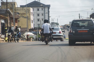 Circulation sur un Yaounde rue
