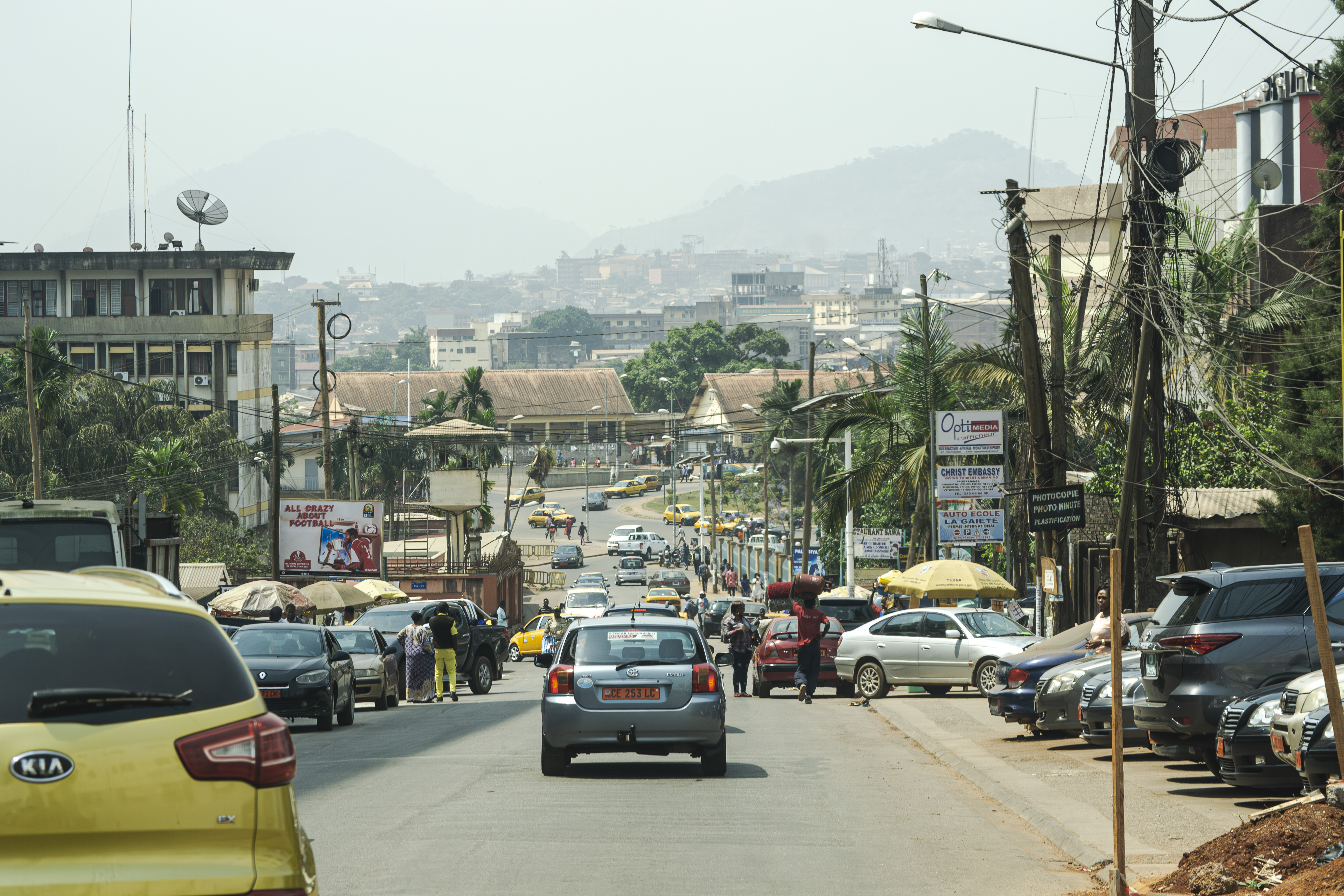Paysage urbain et Trafic routier à le province quartier de yaounde, Cameroun